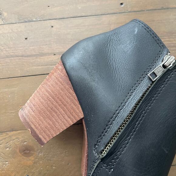 Madewell Leather Billy Boot - Picture 5 of 11